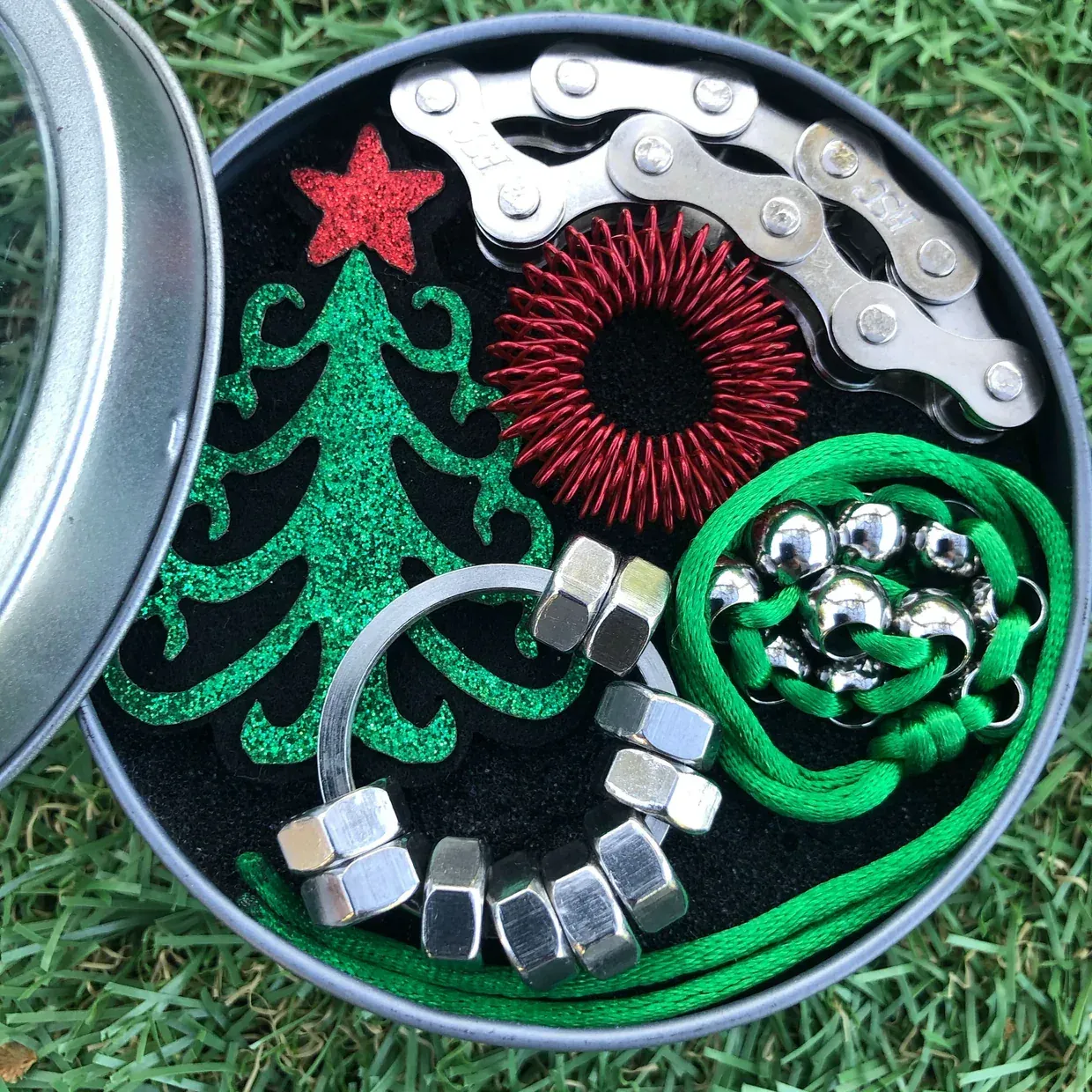 Kaiko CHRISTMAS SURVIVAL KIT 2