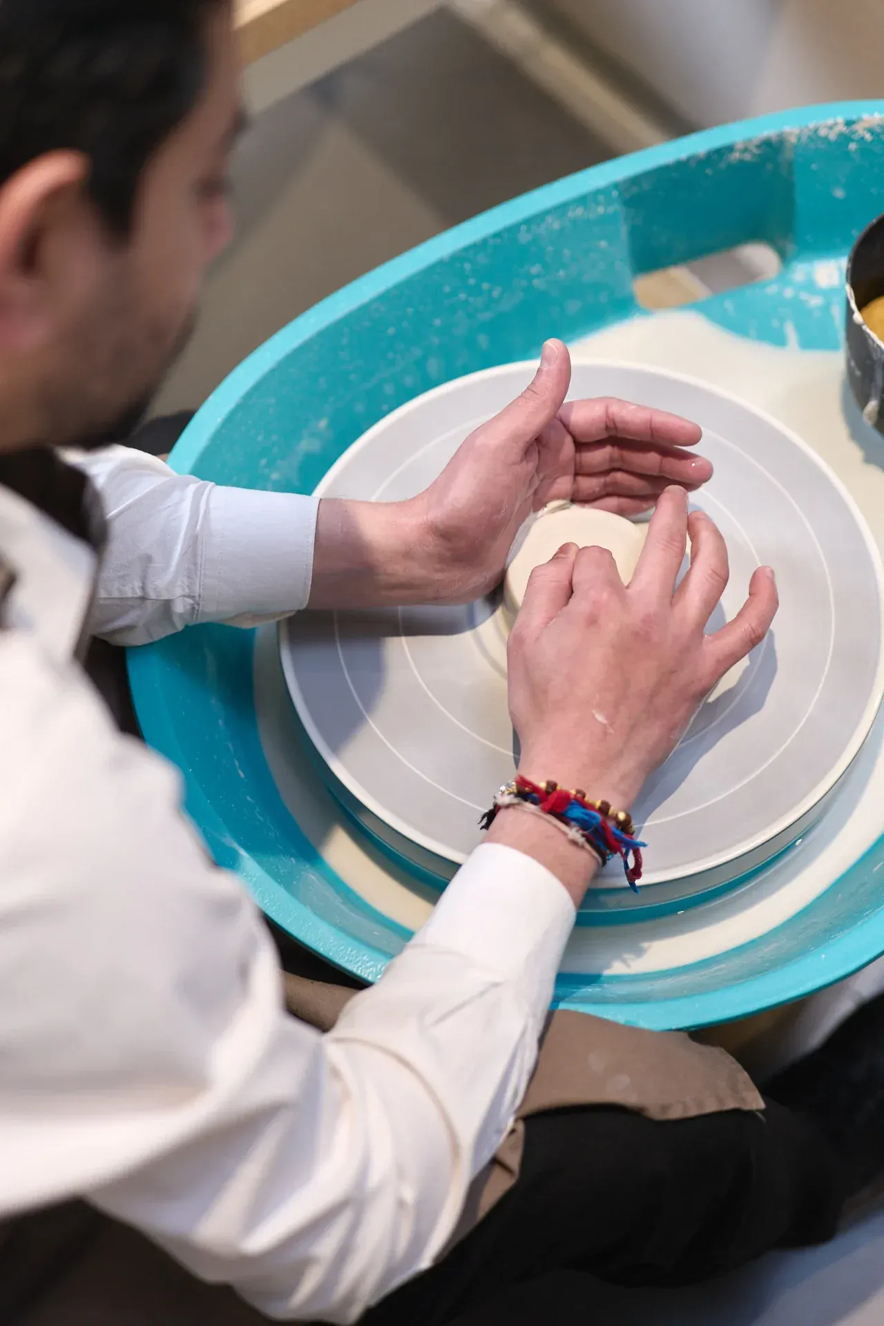 Robert Gordon Pottery Class 207802 5000x